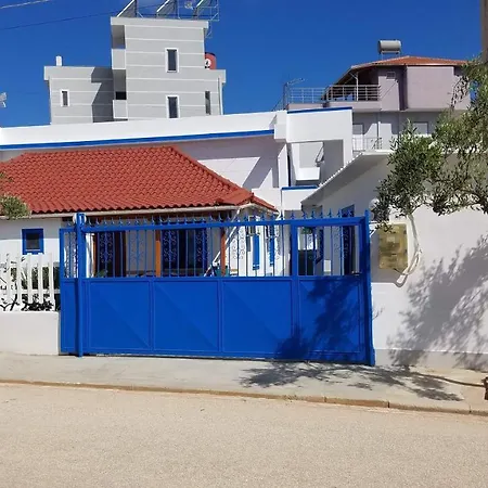 Xhimi Guest house *