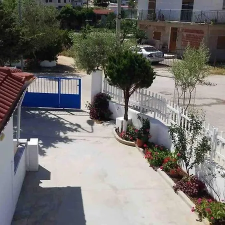 Xhimi *