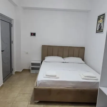 Xhimi Guest house *